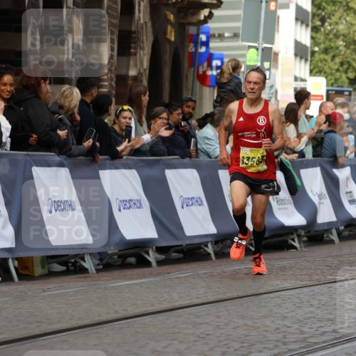 13.09.2026 - 21. swb-Marathon Bremen Strokosch-Dieckow http://msf.ph/oto/10286169 13.09.2026 10:35:36 Ziel 10261, 10262, 10994, 11068, 11176, 11345, 11512, 13505, 13514, 13540, 13560, 13590, 13619, 13558 meine-sportfotos.de