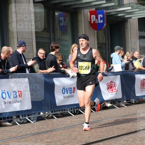 13.09.2026 - 21. swb-Marathon Bremen Strokosch-Dieckow http://msf.ph/oto/10286178 13.09.2026 10:40:27 Ziel 10520, 10575, 11903, 12477, 13563, 11373, 13566, 13616 meine-sportfotos.de
