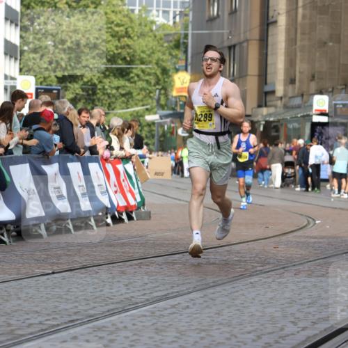 13.09.2026 - 21. swb-Marathon Bremen Strokosch-Dieckow http://msf.ph/oto/10286226 13.09.2026 10:35:39 Ziel 10994, 11068, 11176, 11345, 11512, 13514, 13540, 13583, 13590, 13619, 13558 meine-sportfotos.de