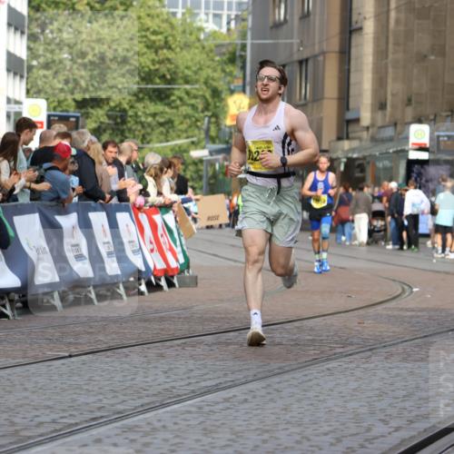 13.09.2026 - 21. swb-Marathon Bremen Strokosch-Dieckow http://msf.ph/oto/10286232 13.09.2026 10:35:39 Ziel 10994, 11068, 11176, 11345, 11512, 13514, 13540, 13583, 13590, 13619, 13558 meine-sportfotos.de