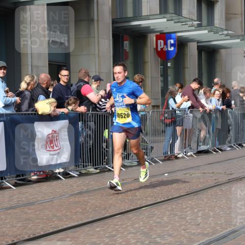 13.09.2026 - 21. swb-Marathon Bremen Strokosch-Dieckow http://msf.ph/oto/10286233 13.09.2026 10:40:33 Ziel 10575, 11903, 12209, 12477, 10520, 11373, 13563, 13566, 13616 meine-sportfotos.de