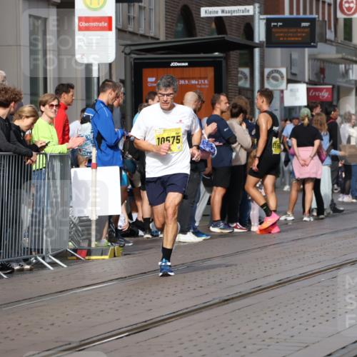 13.09.2026 - 21. swb-Marathon Bremen Strokosch-Dieckow http://msf.ph/oto/10286256 13.09.2026 10:40:36 Ziel 10575, 11201, 11903, 12209, 12477, 10520, 11373, 13563, 13566, 13616 meine-sportfotos.de