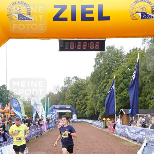 13.09.2026 - Airport Race Dennis Weichert http://msf.ph/oto/10286275 13.09.2026 10:28:40 Ziel 5022, 5023, 5094, 5112 meine-sportfotos.de