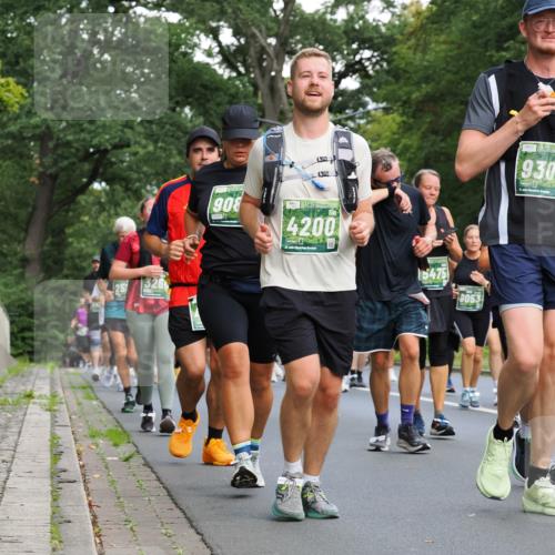 13.09.2026 - 21. swb-Marathon Bremen TobiasT http://msf.ph/oto/10286287 13.09.2026 12:17:23 Laufen 326, 908, 4200, 21, 15475, 8053, 930 meine-sportfotos.de