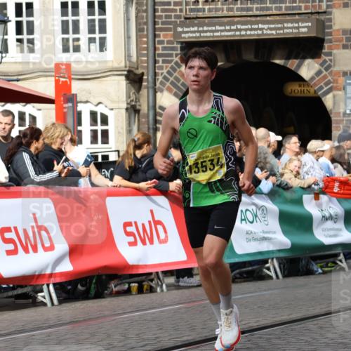 13.09.2026 - 21. swb-Marathon Bremen Strokosch-Dieckow http://msf.ph/oto/10286351 13.09.2026 10:36:10 Ziel 13534, 13558, 12324, 12513, 13575 meine-sportfotos.de