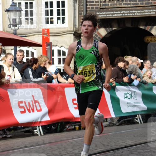 13.09.2026 - 21. swb-Marathon Bremen Strokosch-Dieckow http://msf.ph/oto/10286368 13.09.2026 10:36:10 Ziel 13534, 13558, 12324, 12513, 13575 meine-sportfotos.de