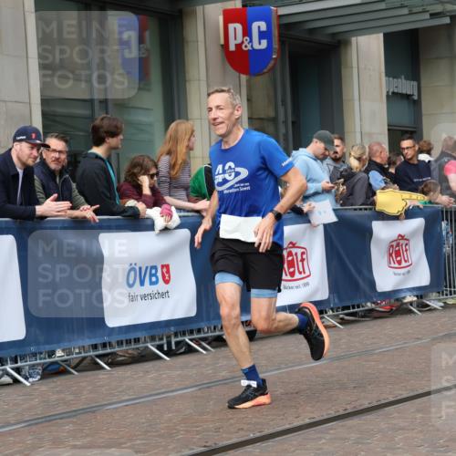 13.09.2026 - 21. swb-Marathon Bremen Strokosch-Dieckow http://msf.ph/oto/10286372 13.09.2026 10:40:51 Ziel 11077, 11201, 12209, 10520, 10575, 11903, 12477, 13563, 13566 meine-sportfotos.de