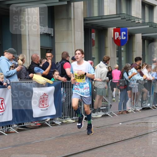 13.09.2026 - 21. swb-Marathon Bremen Strokosch-Dieckow http://msf.ph/oto/10286399 13.09.2026 10:40:57 Ziel 11077, 11201, 12209, 13520, 10520, 10575, 11903, 12209, 12477 meine-sportfotos.de