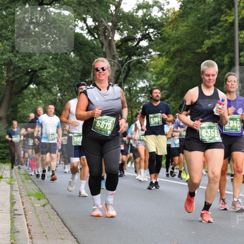13.09.2026 - 21. swb-Marathon Bremen TobiasT http://msf.ph/oto/10286414 13.09.2026 12:17:55 Laufen 5619, 3306, 580, 5384, 6356, 3940 meine-sportfotos.de