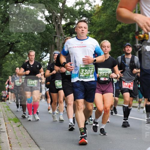 13.09.2026 - 21. swb-Marathon Bremen TobiasT http://msf.ph/oto/10286436 13.09.2026 12:18:01 Laufen 336, 2282, 570, 18, 23, 3306, 8130, 353, 1674 meine-sportfotos.de