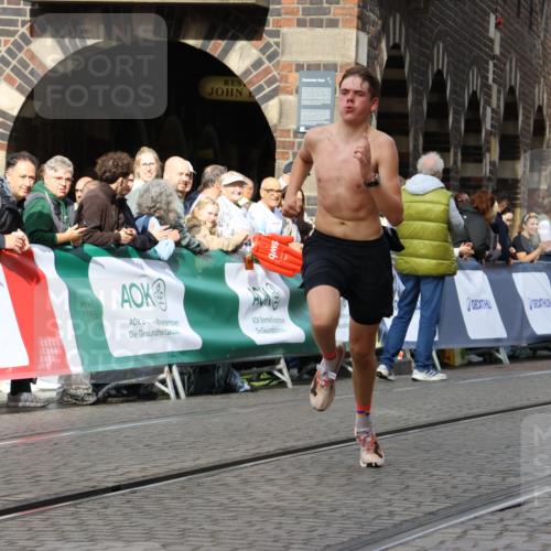 13.09.2026 - 21. swb-Marathon Bremen Strokosch-Dieckow http://msf.ph/oto/10286437 13.09.2026 10:36:21 Ziel 10244, 11067, 13534, 11916, 13548 meine-sportfotos.de