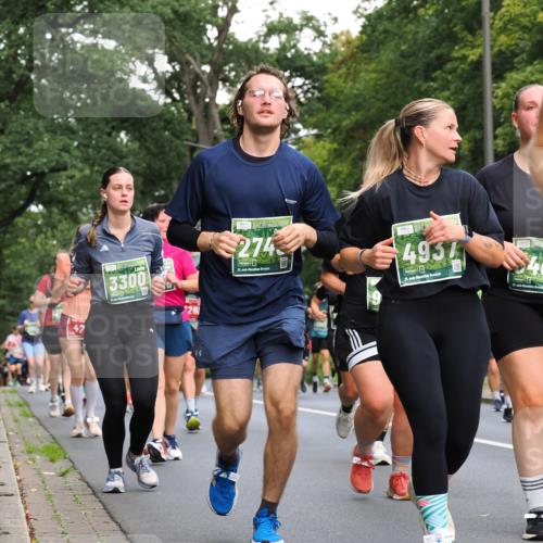 13.09.2026 - 21. swb-Marathon Bremen TobiasT http://msf.ph/oto/10286473 13.09.2026 12:18:07 Laufen 3300, 26, 47, 3, 274, 21, 4937, 21, 26 meine-sportfotos.de