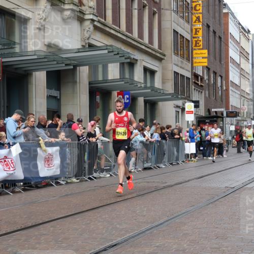 13.09.2026 - 21. swb-Marathon Bremen Strokosch-Dieckow http://msf.ph/oto/10286500 13.09.2026 10:41:20 Ziel 10341, 10972, 11426, 11527, 11628, 11944, 12246, 12442, 12455, 13520, 13586, 13600, 11077, 11201, 12209, 13520 meine-sportfotos.de