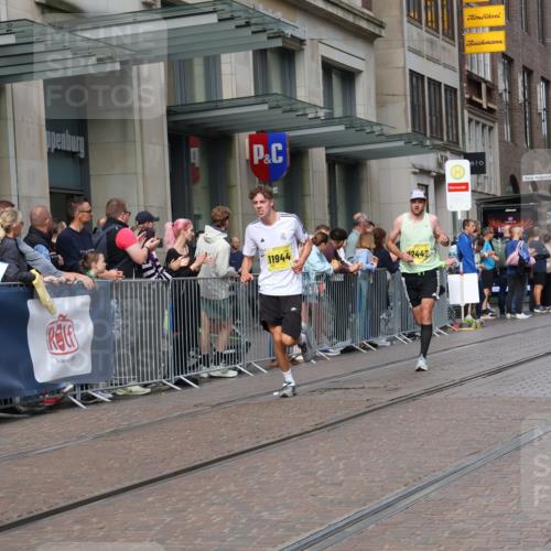 13.09.2026 - 21. swb-Marathon Bremen Strokosch-Dieckow http://msf.ph/oto/10286544 13.09.2026 10:41:24 Ziel 10341, 10972, 11426, 11527, 11628, 11944, 12246, 12442, 12455, 13586, 13600, 11077, 11201, 11944, 13520 meine-sportfotos.de