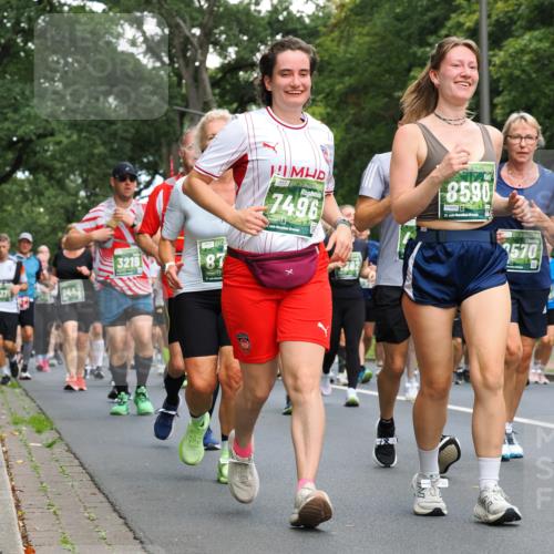 13.09.2026 - 21. swb-Marathon Bremen TobiasT http://msf.ph/oto/10286573 13.09.2026 12:18:26 Laufen 8442, 3219, 87, 7496, 26, 8590, 6040, 21, 3570 meine-sportfotos.de
