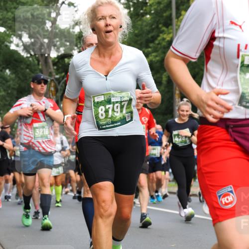 13.09.2026 - 21. swb-Marathon Bremen TobiasT http://msf.ph/oto/10286588 13.09.2026 12:18:28 Laufen 3219, 8754, 8797, 21, 126, 428 meine-sportfotos.de