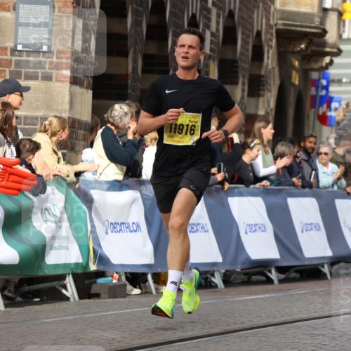 13.09.2026 - 21. swb-Marathon Bremen Strokosch-Dieckow http://msf.ph/oto/10286613 13.09.2026 10:36:43 Ziel 12324, 12513, 13548, 13575, 11738, 12520, 13606 meine-sportfotos.de