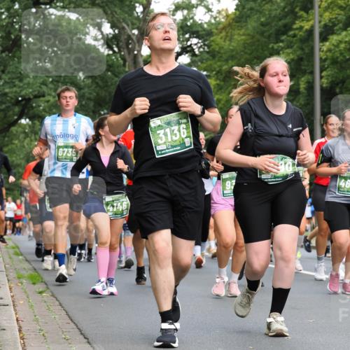 13.09.2026 - 21. swb-Marathon Bremen TobiasT http://msf.ph/oto/10286630 13.09.2026 12:18:39 Laufen 6735, 3136, 21, 4146, 7624, 46 meine-sportfotos.de
