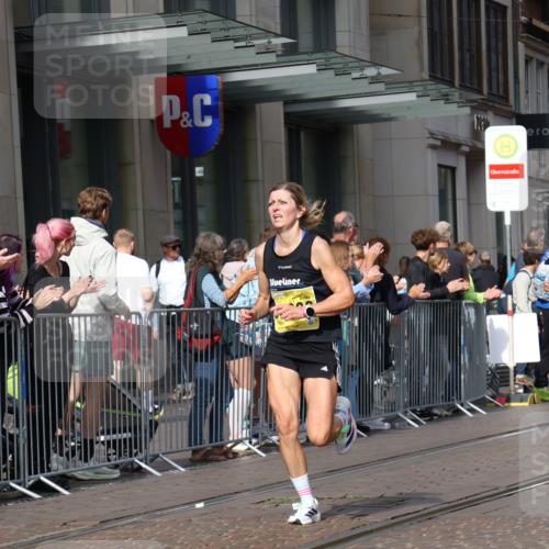 13.09.2026 - 21. swb-Marathon Bremen Strokosch-Dieckow http://msf.ph/oto/10286635 13.09.2026 10:41:32 Ziel 10341, 10972, 11426, 11527, 12246, 12455, 12468, 13586, 13621, 11077, 11628, 11944, 12442, 13520, 13600 meine-sportfotos.de