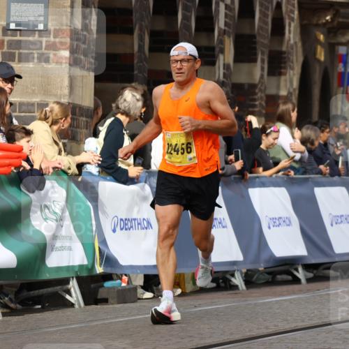 13.09.2026 - 21. swb-Marathon Bremen Strokosch-Dieckow http://msf.ph/oto/10286647 13.09.2026 10:36:46 Ziel 11916, 12324, 12513, 13548, 13575, 11738, 12520, 13606 meine-sportfotos.de
