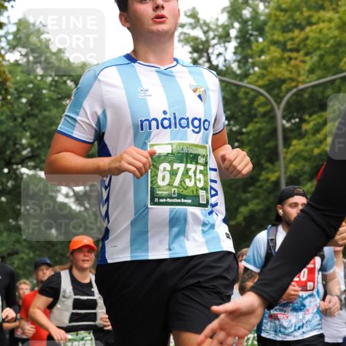 13.09.2026 - 21. swb-Marathon Bremen TobiasT http://msf.ph/oto/10286658 13.09.2026 12:18:43 Laufen 3656, 6735, 21, 20, 20 meine-sportfotos.de