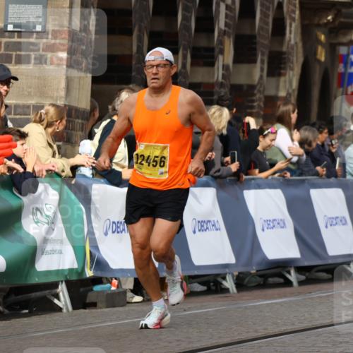 13.09.2026 - 21. swb-Marathon Bremen Strokosch-Dieckow http://msf.ph/oto/10286659 13.09.2026 10:36:46 Ziel 11916, 12324, 12513, 13548, 13575, 11738, 12520, 13606 meine-sportfotos.de