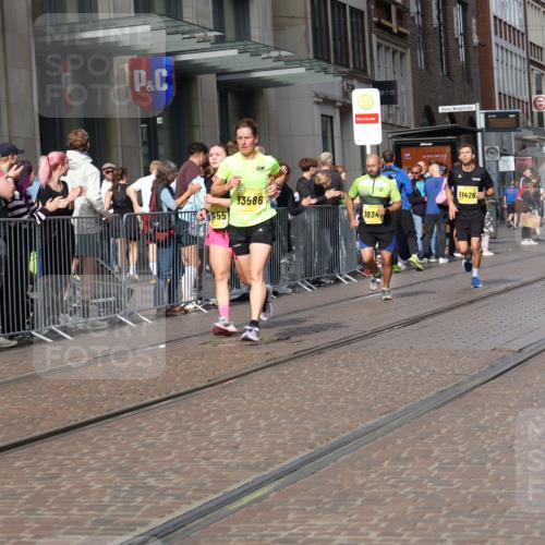 13.09.2026 - 21. swb-Marathon Bremen Strokosch-Dieckow http://msf.ph/oto/10286675 13.09.2026 10:41:34 Ziel 10341, 10972, 11426, 11527, 12246, 12468, 13586, 13621, 11628, 11944, 12442, 12455, 13520, 13600 meine-sportfotos.de