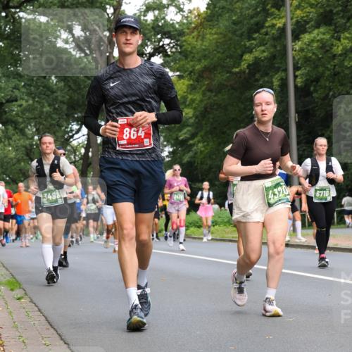 13.09.2026 - 21. swb-Marathon Bremen TobiasT http://msf.ph/oto/10286688 13.09.2026 12:18:52 Laufen 3498, 864, 21, 3478, 4320, 6710 meine-sportfotos.de