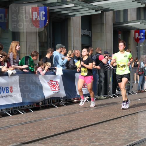 13.09.2026 - 21. swb-Marathon Bremen Strokosch-Dieckow http://msf.ph/oto/10286709 13.09.2026 10:41:35 Ziel 10341, 10972, 11426, 11527, 12246, 12468, 13586, 13621, 11628, 11944, 12442, 12455, 13520, 13600 meine-sportfotos.de