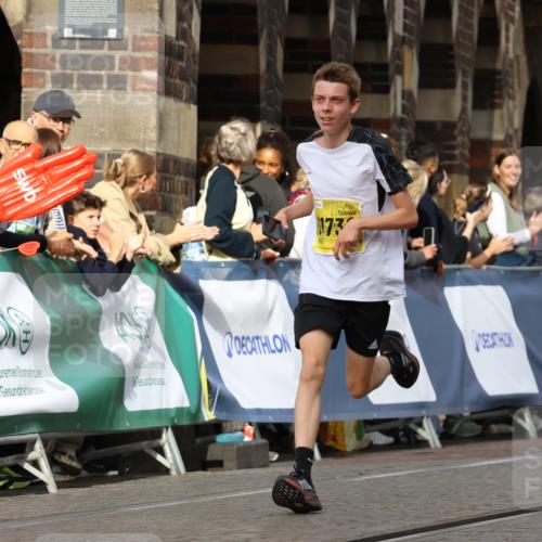 13.09.2026 - 21. swb-Marathon Bremen Strokosch-Dieckow http://msf.ph/oto/10286722 13.09.2026 10:36:57 Ziel 11916, 12456, 13548, 10961, 11654, 13568 meine-sportfotos.de