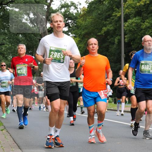 13.09.2026 - 21. swb-Marathon Bremen TobiasT http://msf.ph/oto/10286757 13.09.2026 12:19:03 Laufen 8055, 9713, 2965, 3953, 213, 6192 meine-sportfotos.de