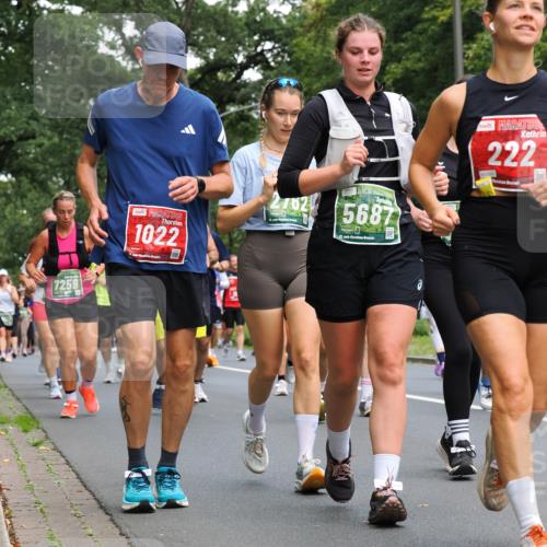 13.09.2026 - 21. swb-Marathon Bremen TobiasT http://msf.ph/oto/10286809 13.09.2026 12:19:19 Laufen 7259, 1022, 2762, 21, 5687, 21, 222 meine-sportfotos.de