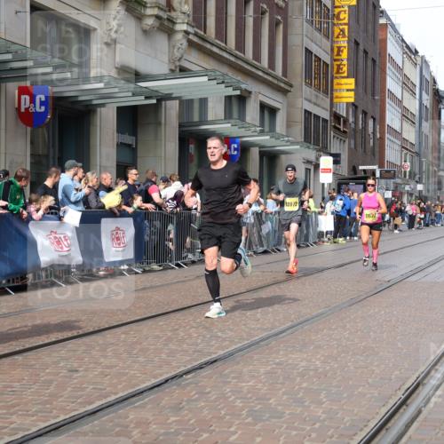 13.09.2026 - 21. swb-Marathon Bremen Strokosch-Dieckow http://msf.ph/oto/10286819 13.09.2026 10:41:40 Ziel 10972, 12426, 12468, 13585, 13621, 10341, 11426, 11527, 11628, 11944, 12246, 12442, 12455, 13520, 13586, 13600 meine-sportfotos.de