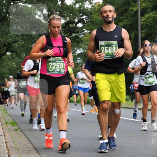 13.09.2026 - 21. swb-Marathon Bremen TobiasT http://msf.ph/oto/10286825 13.09.2026 12:19:23 Laufen 7259, 21, 26, 3081, 7569, 38, 10000 meine-sportfotos.de