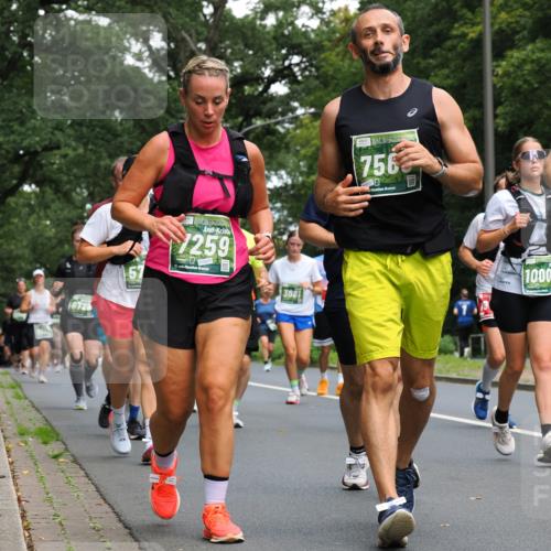 13.09.2026 - 21. swb-Marathon Bremen TobiasT http://msf.ph/oto/10286832 13.09.2026 12:19:23 Laufen 7259, 8201, 21, 3081, 756, 1000 meine-sportfotos.de