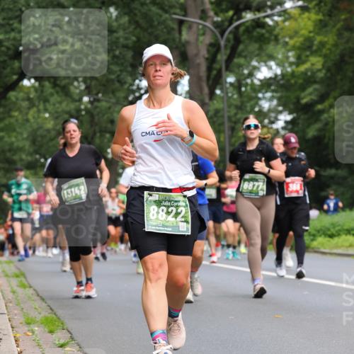 13.09.2026 - 21. swb-Marathon Bremen TobiasT http://msf.ph/oto/10286853 13.09.2026 12:19:31 Laufen 13142, 8822, 21, 26, 6877, 3661 meine-sportfotos.de