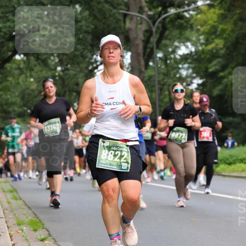 13.09.2026 - 21. swb-Marathon Bremen TobiasT http://msf.ph/oto/10286861 13.09.2026 12:19:32 Laufen 13142, 8822, 21, 26, 6877 meine-sportfotos.de
