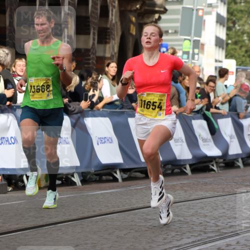 13.09.2026 - 21. swb-Marathon Bremen Strokosch-Dieckow http://msf.ph/oto/10286899 13.09.2026 10:37:13 Ziel 11738, 12520, 13606, 10502, 11619, 11854, 13608 meine-sportfotos.de