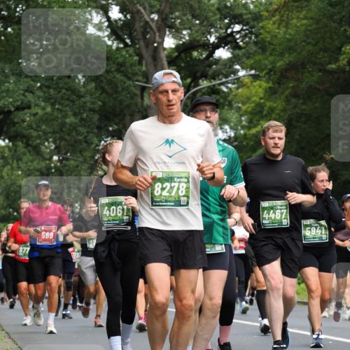 13.09.2026 - 21. swb-Marathon Bremen TobiasT http://msf.ph/oto/10286912 13.09.2026 12:19:42 Laufen 569, 4061, 8278, 21, 4467, 5941 meine-sportfotos.de