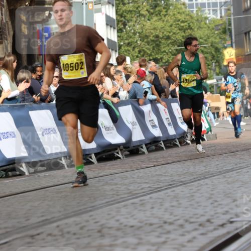 13.09.2026 - 21. swb-Marathon Bremen Strokosch-Dieckow http://msf.ph/oto/10286961 13.09.2026 10:37:29 Ziel 10961, 11654, 13568 meine-sportfotos.de