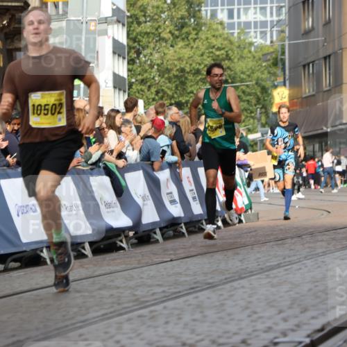 13.09.2026 - 21. swb-Marathon Bremen Strokosch-Dieckow http://msf.ph/oto/10286976 13.09.2026 10:37:30 Ziel 10961, 11654, 13568 meine-sportfotos.de