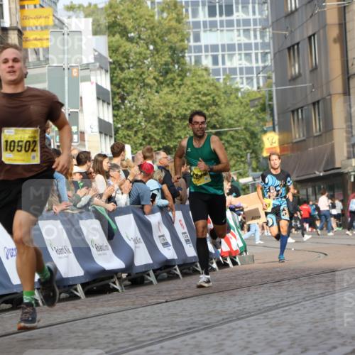 13.09.2026 - 21. swb-Marathon Bremen Strokosch-Dieckow http://msf.ph/oto/10286980 13.09.2026 10:37:30 Ziel 10961, 11654, 13568 meine-sportfotos.de