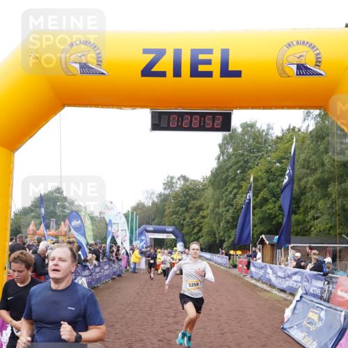 13.09.2026 - Airport Race Dennis Weichert http://msf.ph/oto/10286982 13.09.2026 10:29:26 Ziel 4110, 4111, 4118, 5038, 5243, 5259, 5343, 5432, 5433 meine-sportfotos.de