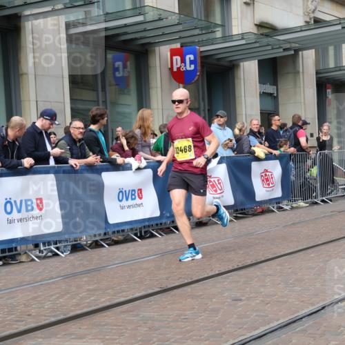 13.09.2026 - 21. swb-Marathon Bremen Strokosch-Dieckow http://msf.ph/oto/10286983 13.09.2026 10:41:53 Ziel 11630, 11895, 12426, 12525, 13585, 13621, 10341, 10972, 11426, 11527, 11628, 12246, 12455, 12468, 13586, 13600 meine-sportfotos.de