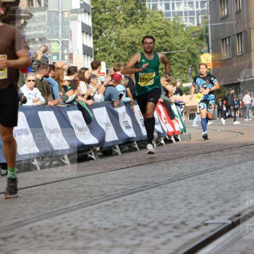 13.09.2026 - 21. swb-Marathon Bremen Strokosch-Dieckow http://msf.ph/oto/10287008 13.09.2026 10:37:30 Ziel 10961, 11654, 13568 meine-sportfotos.de