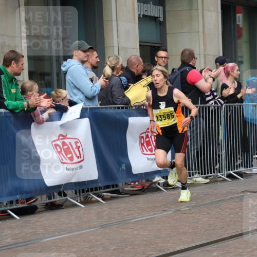 13.09.2026 - 21. swb-Marathon Bremen Strokosch-Dieckow http://msf.ph/oto/10287032 13.09.2026 10:42:03 Ziel 10358, 10632, 10775, 11375, 11630, 11895, 12395, 12525, 13585, 10341, 10972, 11527, 12426, 12468, 13621 meine-sportfotos.de