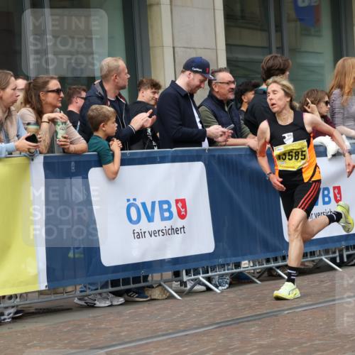 13.09.2026 - 21. swb-Marathon Bremen Strokosch-Dieckow http://msf.ph/oto/10287048 13.09.2026 10:42:04 Ziel 10358, 10632, 10775, 11375, 11630, 11895, 12395, 12525, 13585, 10972, 12426, 12468, 13585, 13621 meine-sportfotos.de