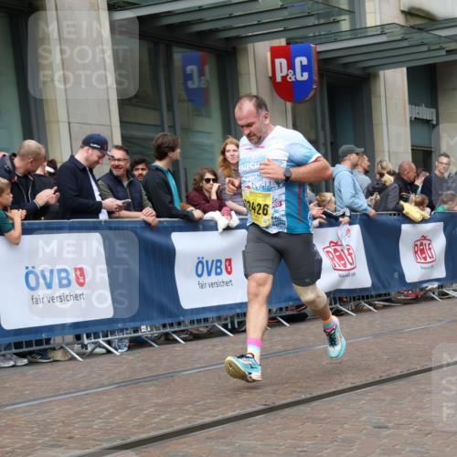 13.09.2026 - 21. swb-Marathon Bremen Strokosch-Dieckow http://msf.ph/oto/10287057 13.09.2026 10:42:05 Ziel 10358, 10632, 10775, 11375, 11630, 11895, 12395, 12525, 10972, 12426, 12468, 13585, 13621 meine-sportfotos.de