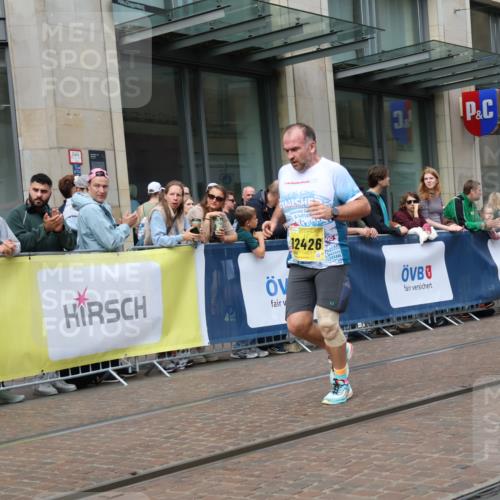 13.09.2026 - 21. swb-Marathon Bremen Strokosch-Dieckow http://msf.ph/oto/10287064 13.09.2026 10:42:06 Ziel 10358, 10632, 10775, 11375, 11630, 11779, 11895, 12395, 12525, 10972, 12426, 12468, 13585, 13621 meine-sportfotos.de