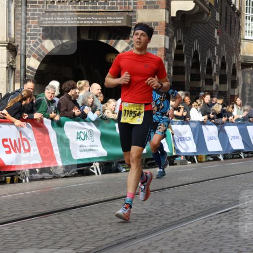 13.09.2026 - 21. swb-Marathon Bremen Strokosch-Dieckow http://msf.ph/oto/10287079 13.09.2026 10:37:37 Ziel 10502, 10961, 11854, 13608, 13535 meine-sportfotos.de